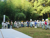 �X�у{�����e�B�A�̓�