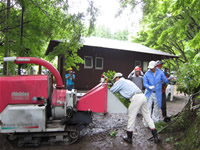 �X�у{�����e�B�A�̓�