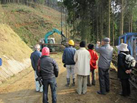 �����\�ыƋ@�B�̍�Ƃ����w