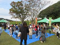 ���ڂ�����̋ʓ���